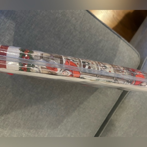 Tessitura Toscana Telerie Firenze 67”x 67” Italian Linen Christmas Tablecloth - Picture 15 of 16